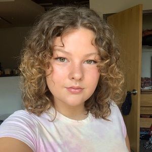 Meet your Posher, Lydia